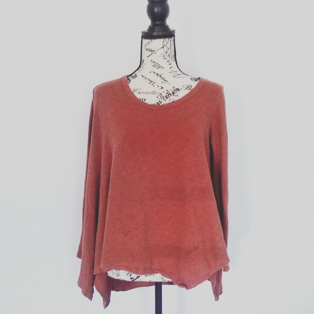 Pleione asymmetrical top